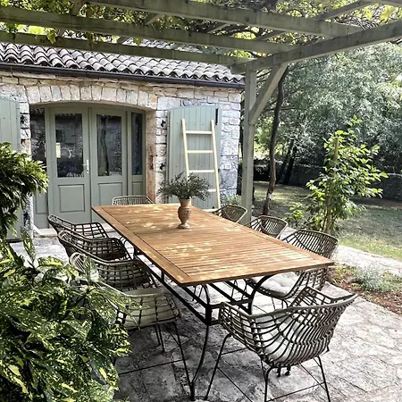 Stancia Cicada- At In Istria
